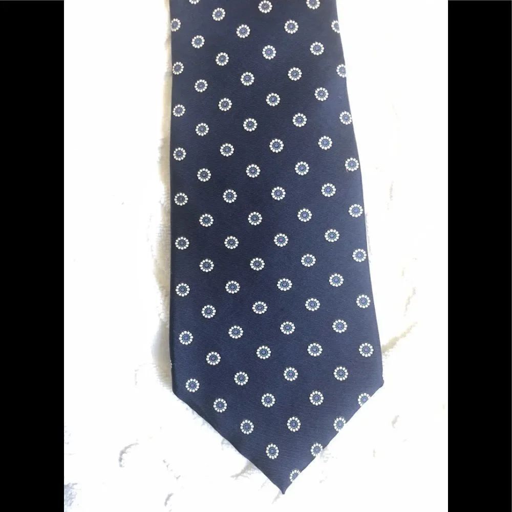 NWT! Oscar De La Renta 100% silk blue floral tie